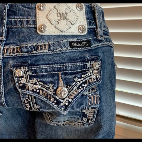 Capris/Crop style jeans - Picture 3 of 7